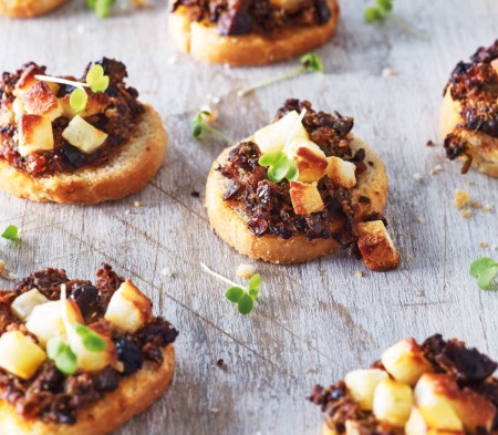 Halloumi & Tapenade Bruschettine image