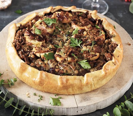 Slow-Cooked Beef & Caramelised Onion Pie Slow-Cooked Beef & Caramelised Onion Pie